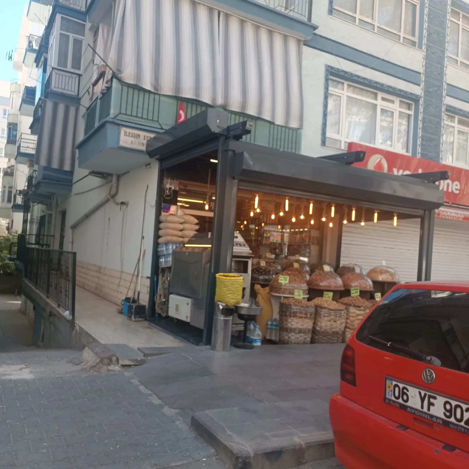 Demet Beyzade Kuruyemiş Kepenk Pergule — Kepenk ve Pergole